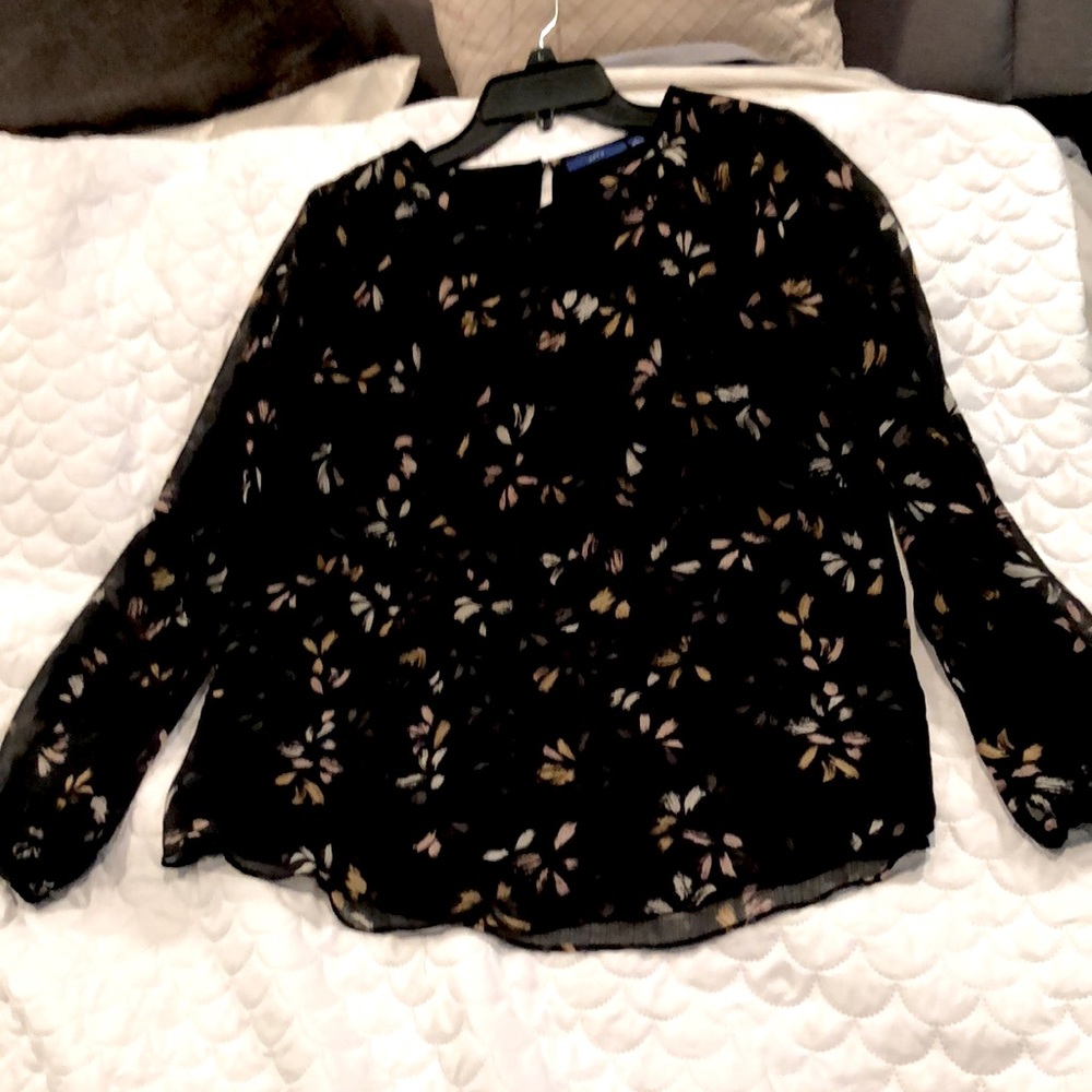 Apt 9 paint strokes blouse size large with keyhole button in back. So pretty!